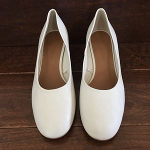 Zara block heel. Off white